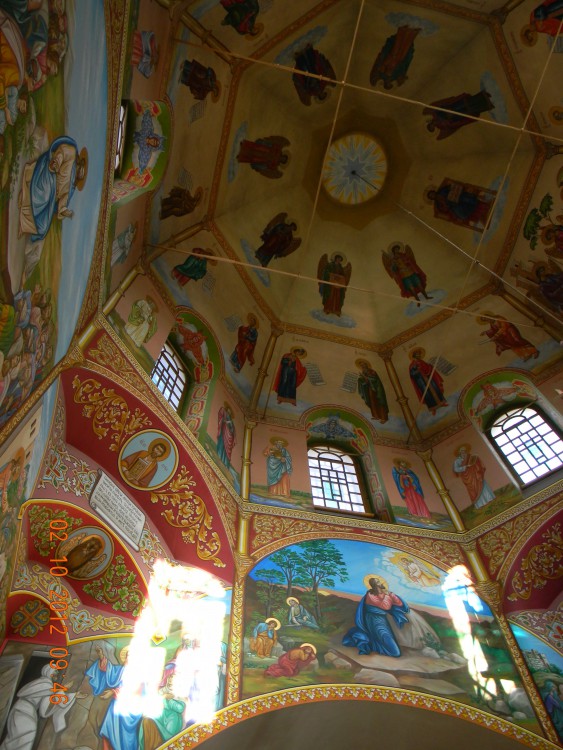Казаки. Церковь Георгия Победоносца. интерьер и убранство, роспись купола