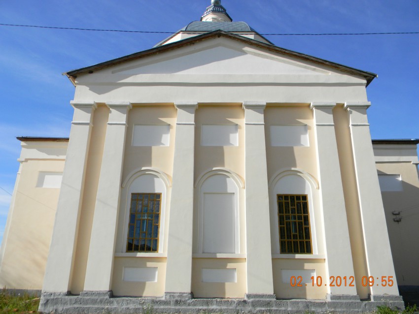 Казаки. Церковь Георгия Победоносца. архитектурные детали, В храме еще идут работы по росписи