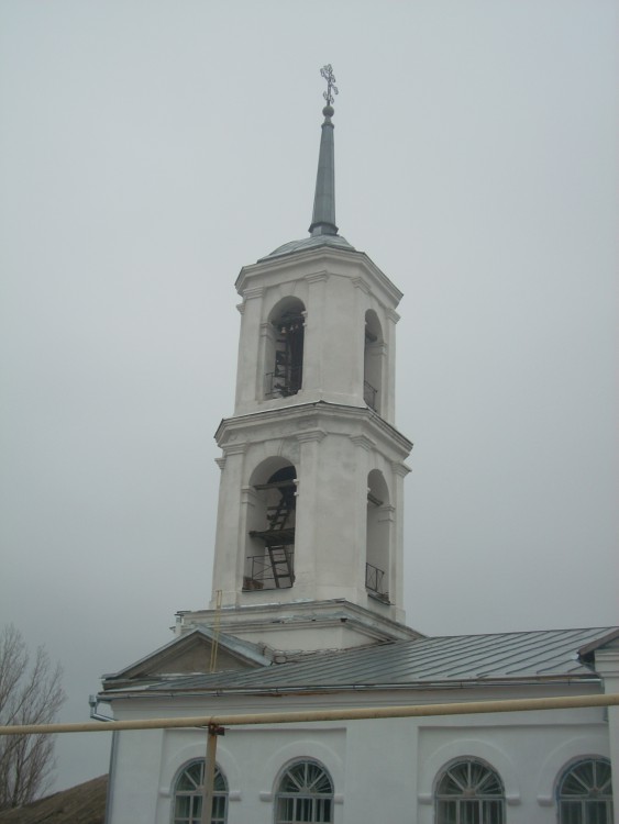 Гнилуша. Церковь Троицы Живоначальной. общий вид в ландшафте