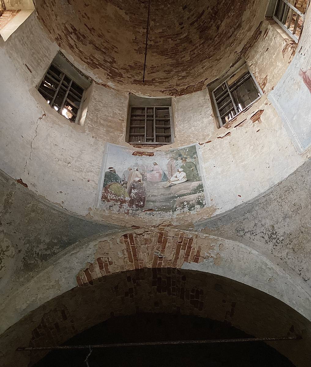 Фреска на северной части светового барабана, интерьер и убранство. Церковь иконы Божией Матери 