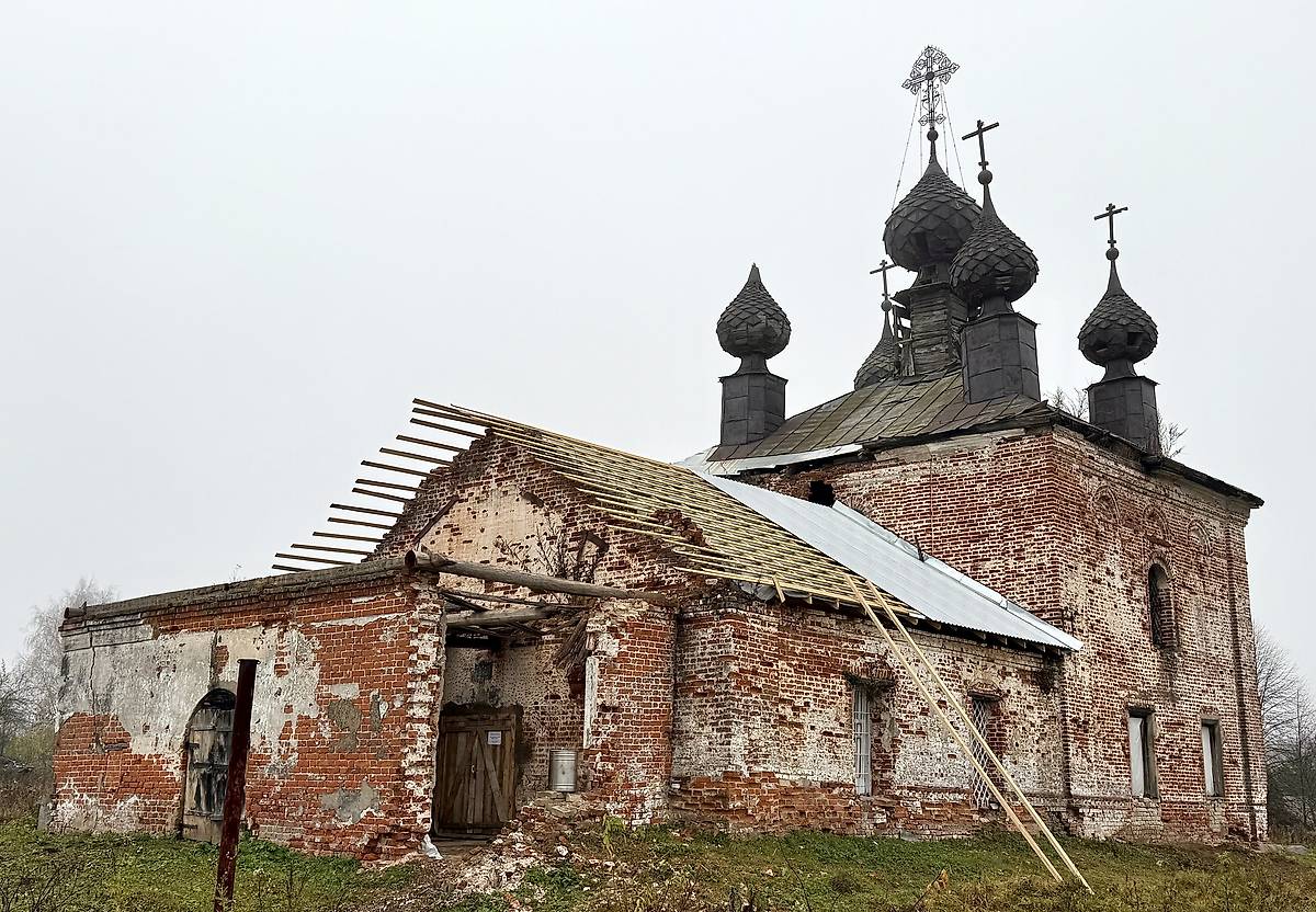 Вид с юго-запада, фасады. Церковь Казанской иконы Божией Матери, Вышеславское (Гаврилов-Ямский район, Ярославская область)
