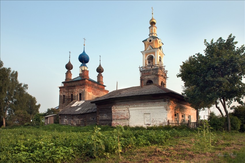 Сотьма. Церковь Воскресения Христова. фасады