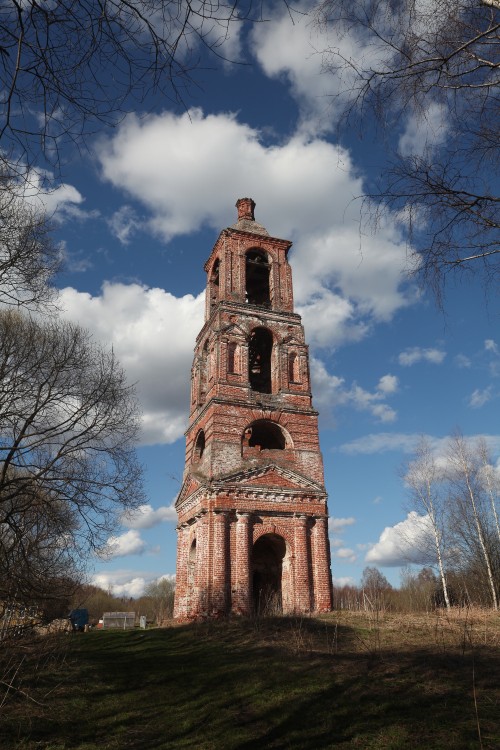 Ютское (Юцкое). Колокольня церкви Илии Пророка. фасады