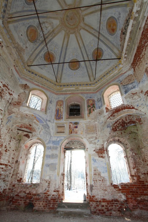 Церковь Троицы Живоначальной, Павлухино (Ярославский район, Ярославская область). интерьер и убранство