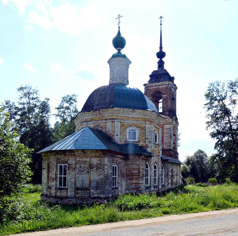 Церковь Троицы Живоначальной, Павлухино (Ярославский район, Ярославская область). фасады
