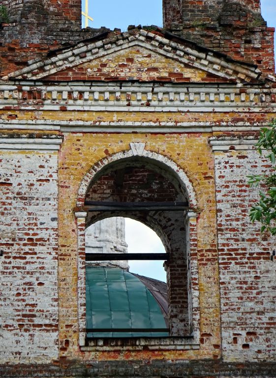 Церковь Троицы Живоначальной, Павлухино (Ярославский район, Ярославская область). архитектурные детали