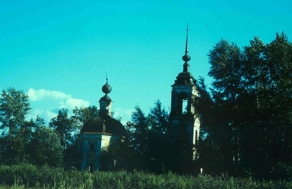 Церковь Троицы Живоначальной, Павлухино (Ярославский район, Ярославская область). фасады