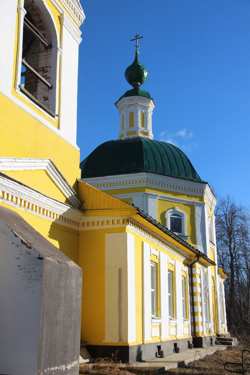 Церковь Троицы Живоначальной, Павлухино (Ярославский район, Ярославская область). архитектурные детали