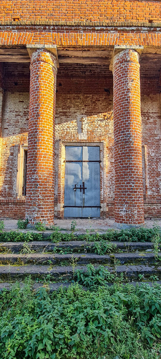 Церковь Сергия Радонежского, Сланское (Лев-Толстовский район, Липецкая область). архитектурные детали