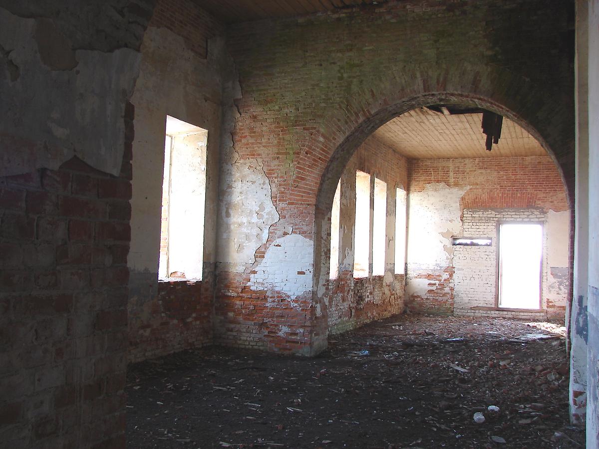 Вид на трапезную южного придела, интерьер и убранство. Церковь Николая Чудотворца, Саранчино (Севский район, Брянская область)