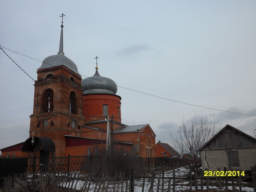 Воскресеновка. Церковь Воздвижения Креста Господня. общий вид в ландшафте