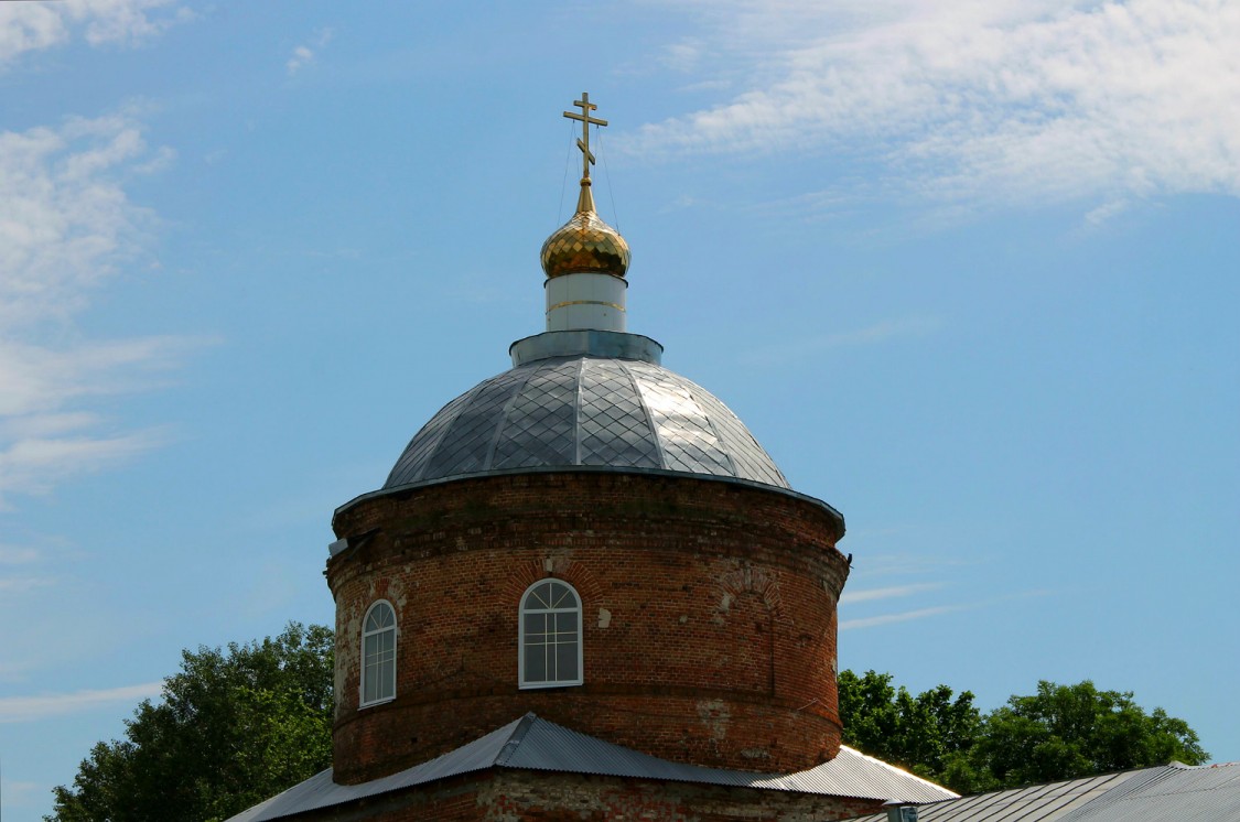 Средние Апочки. Церковь Димитрия Солунского. фасады, купол