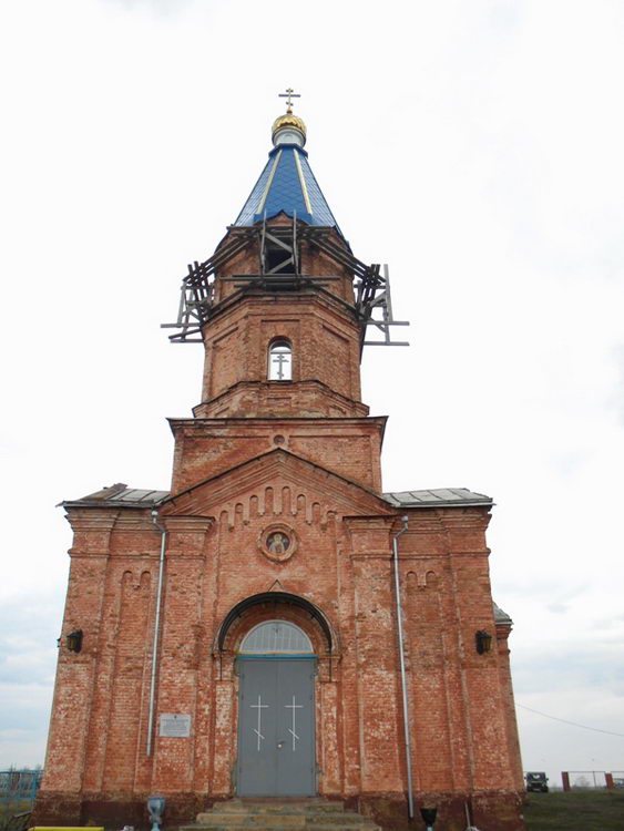 Евгеньевка. Церковь Марии Магдалины. общий вид в ландшафте