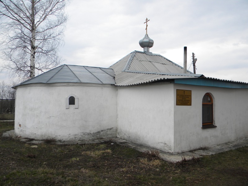 Церковь Марии Магдалины, Евгеньевка (Касторенский район, Курская область). общий вид в ландшафте, Малый зимний храм на территории храма.