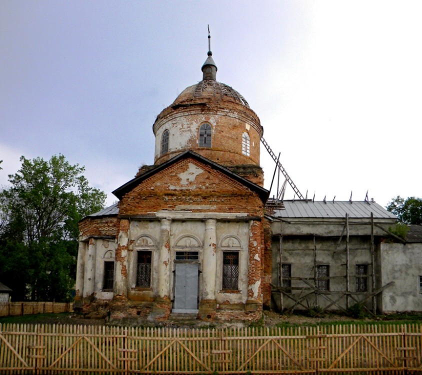 Средние Апочки. Церковь Димитрия Солунского. фасады
