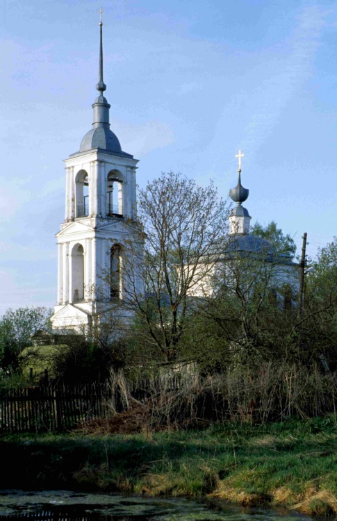 Красное. Церковь Казанской иконы Божией Матери. фасады