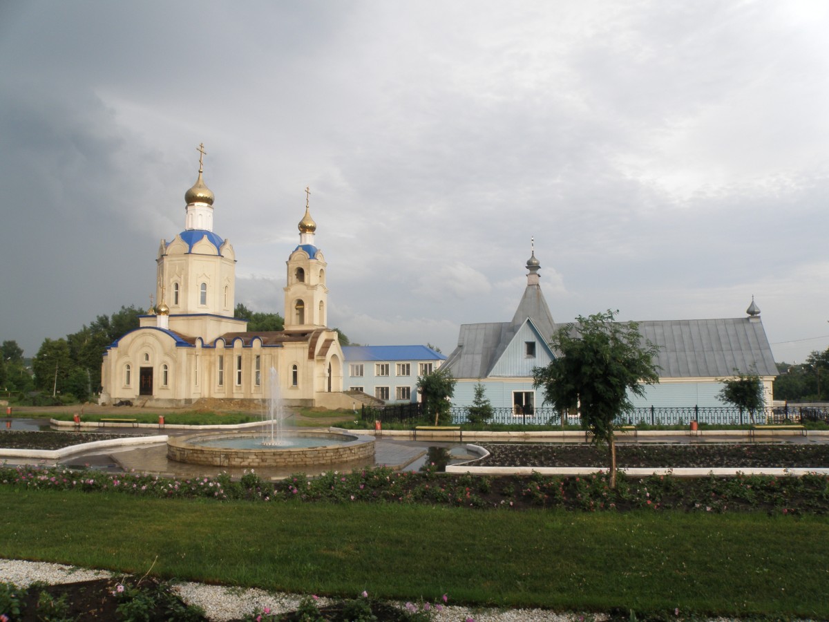 Хлевное. Церковь Покрова Пресвятой Богородицы. общий вид в ландшафте