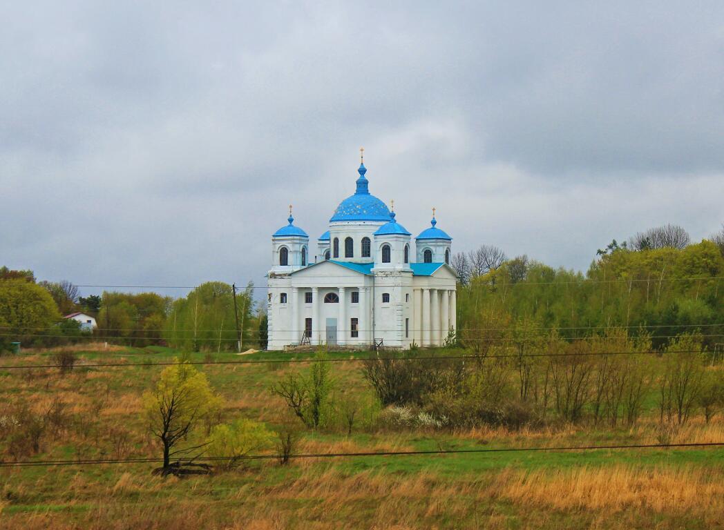 Урусово. Церковь Николая Чудотворца. общий вид в ландшафте, Вид из поезда на перегоне Грабовский - 294 км