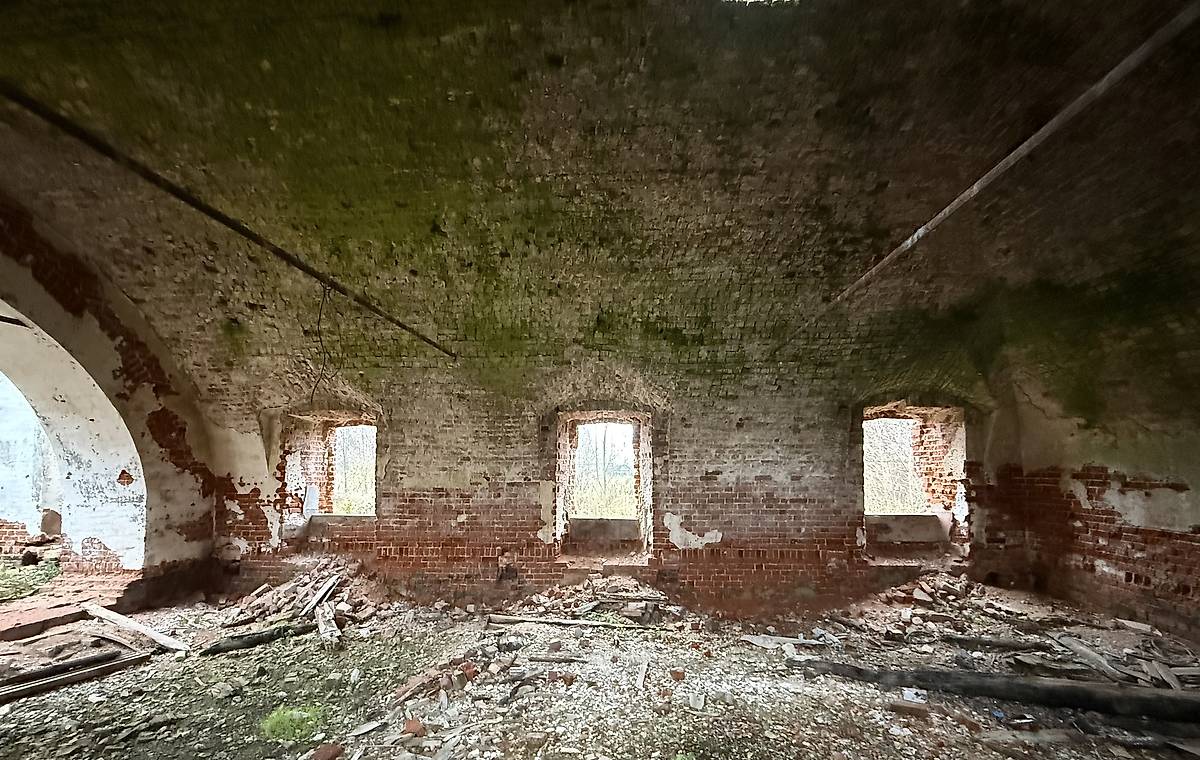 Южная стена трапезной, интерьер и убранство. Церковь Николая Чудотворца, Ставотино (Гаврилов-Ямский район, Ярославская область)