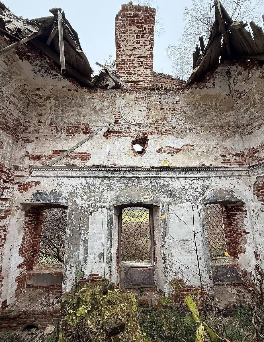 Южная стена основного объема, интерьер и убранство. Церковь Николая Чудотворца, Ставотино (Гаврилов-Ямский район, Ярославская область)