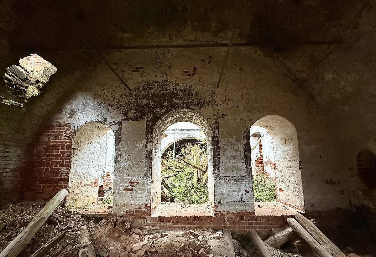 Алтарь, вид с востока, интерьер и убранство. Церковь Николая Чудотворца, Ставотино (Гаврилов-Ямский район, Ярославская область)