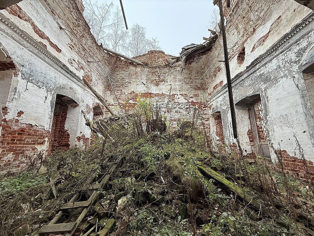 Основной объем, вид с запада, интерьер и убранство. Церковь Николая Чудотворца, Ставотино (Гаврилов-Ямский район, Ярославская область)