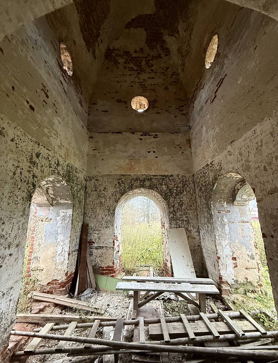 Первый ярус колокольни, вид с востока, интерьер и убранство. Церковь Николая Чудотворца, Ставотино (Гаврилов-Ямский район, Ярославская область)