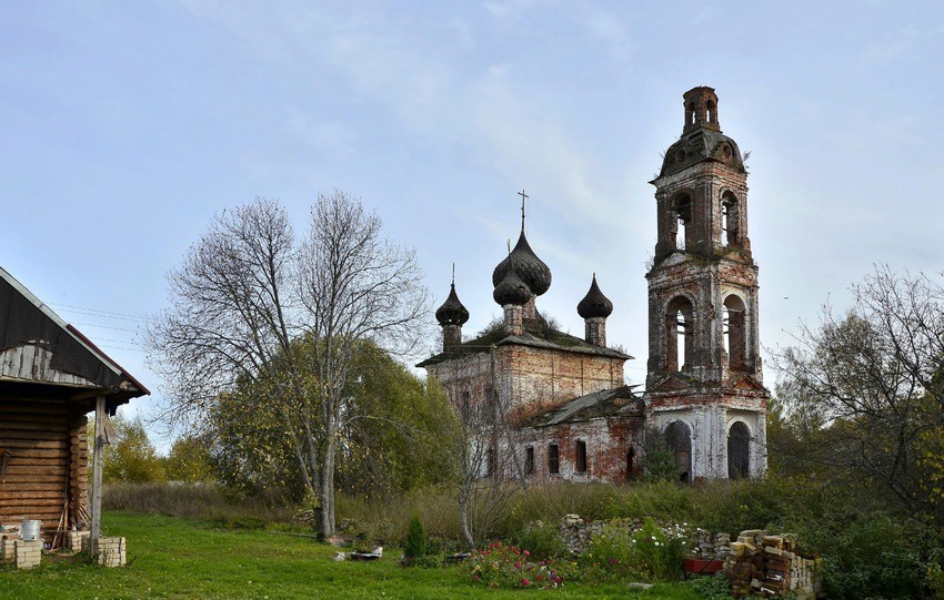Церковь Николая Чудотворца, Новые Липки (Некрасовский район, Ярославская область). общий вид в ландшафте