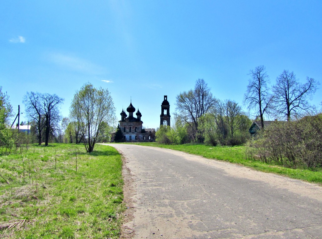 Новые Липки. Церковь Николая Чудотворца. общий вид в ландшафте, вид с севера