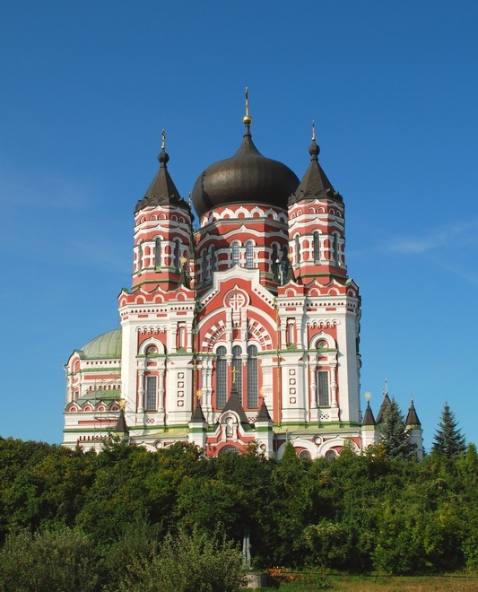 Киев. Пантелеимоновский женский монастырь в Феофании. Собор Пантелеймона. фасады