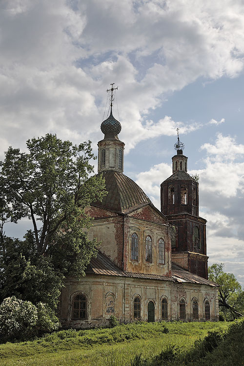 Церковь Рождества Христова, Масальское (Угличский район, Ярославская область). общий вид в ландшафте