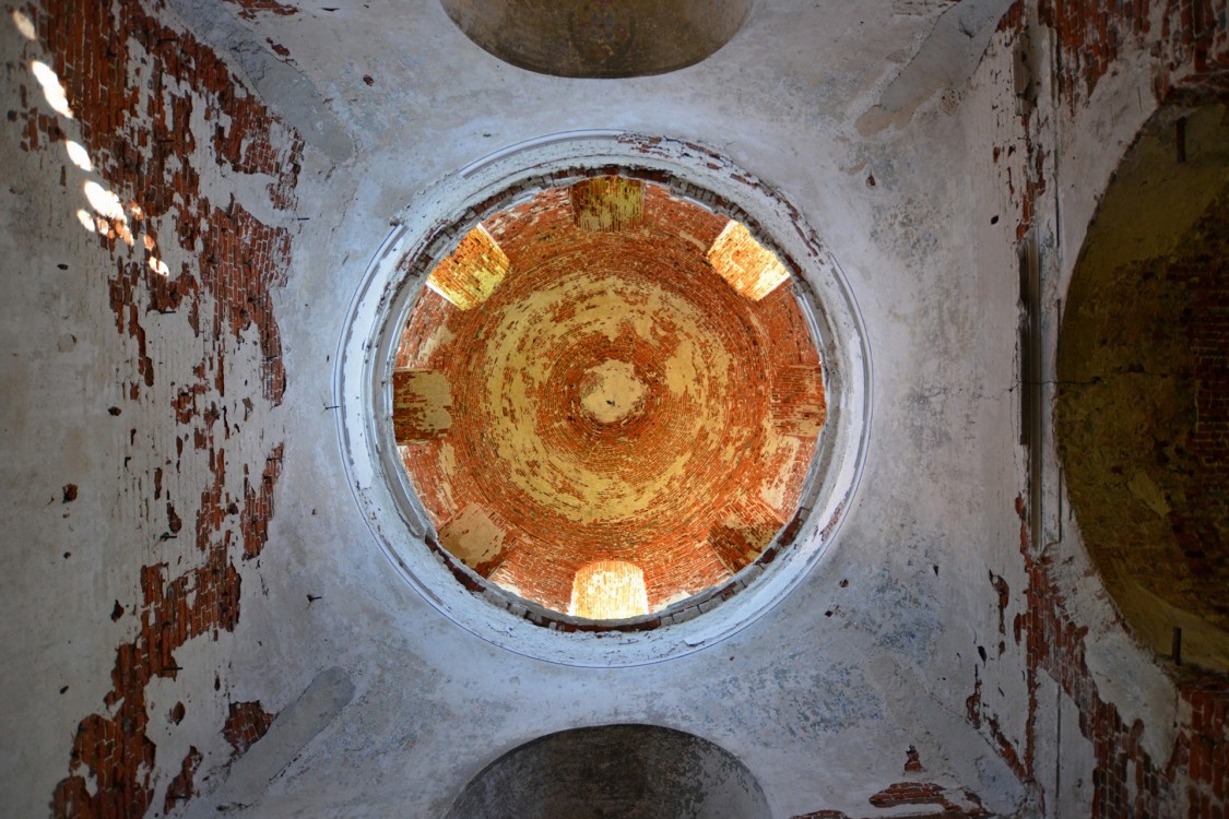 Церковь Смоленской иконы Божией Матери, Салтыки (Ряжский район, Рязанская область). интерьер и убранство, Подкупольное пространство основного объема