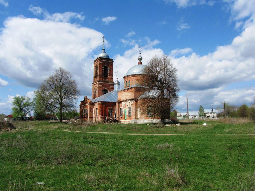 Казарь. Церковь Успения Пресвятой Богородицы. общий вид в ландшафте, вид с востока