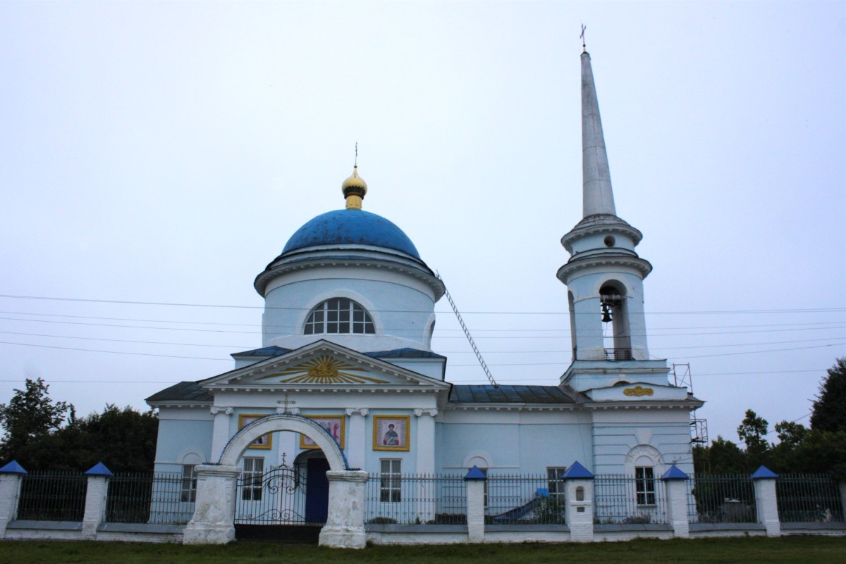 Церковь Успения Пресвятой Богородицы в Деревеньках, Льгов (Льговский район, Курская область). фасады