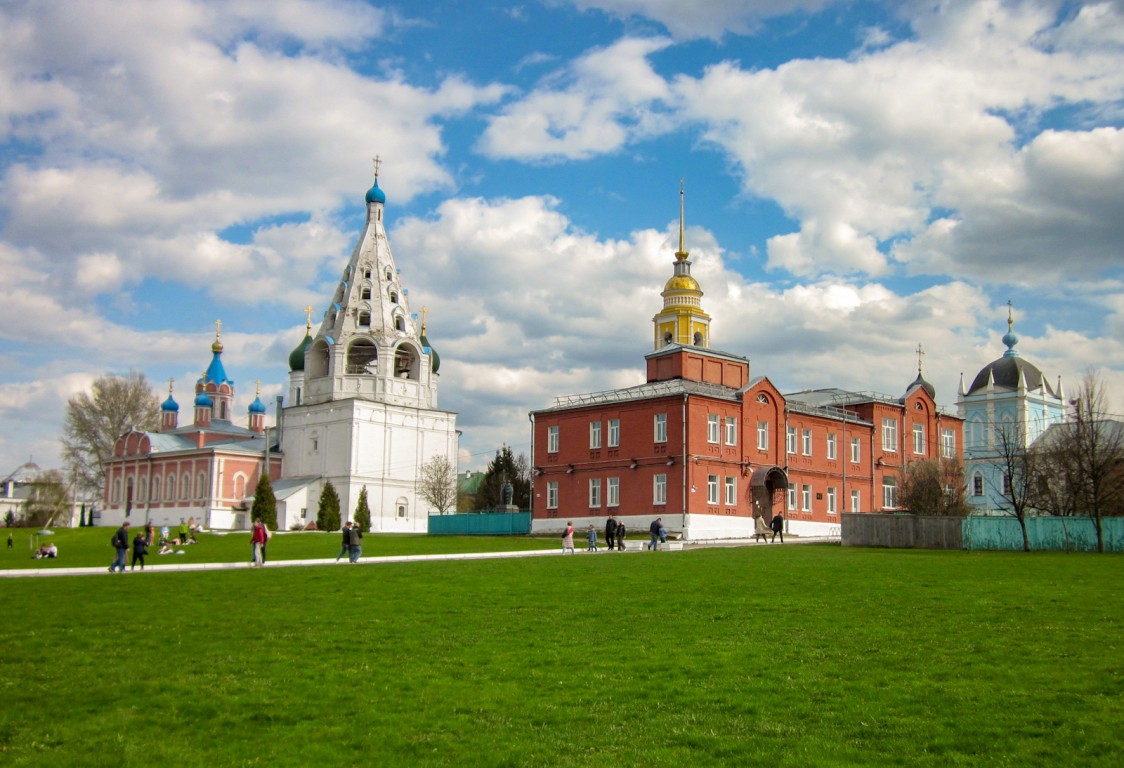 Кремль, Коломна (Коломенский городской округ, Московская область). фасады, Соборная площадь