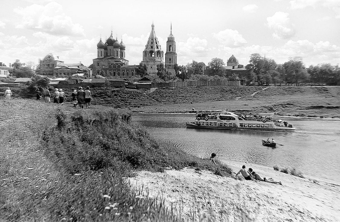 Кремль, Коломна (Коломенский городской округ, Московская область). архивная фотография, Фотограф Виктор Климанов. С сайта https://fleetphoto.ru/photo/391905/ 