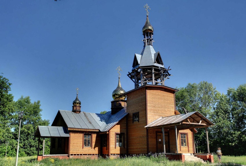 Церковь Рождества Пресвятой Богородицы, Искра (Рязанский район, Рязанская область). общий вид в ландшафте