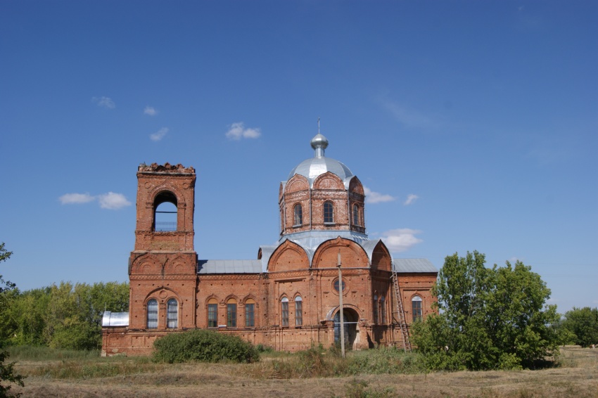 Церковь Георгия Победоносца, Гнилое (Тимский район, Курская область). общий вид в ландшафте