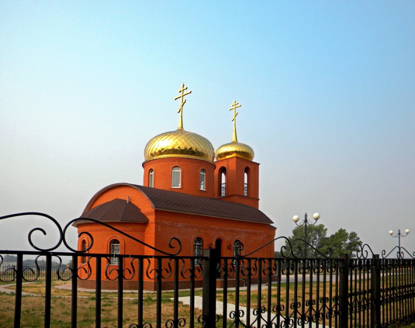 Церковь Успения Пресвятой Богородицы, Успенка (Тимский район, Курская область). общий вид в ландшафте