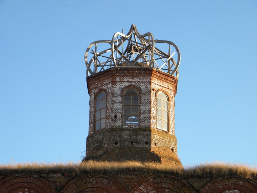 Церковь Георгия Победоносца, Становое (Тимский район, Курская область). архитектурные детали, Заброшенная церковь великомученика Георгия Победоносца построена в 1893 г, находится в селе Становое
