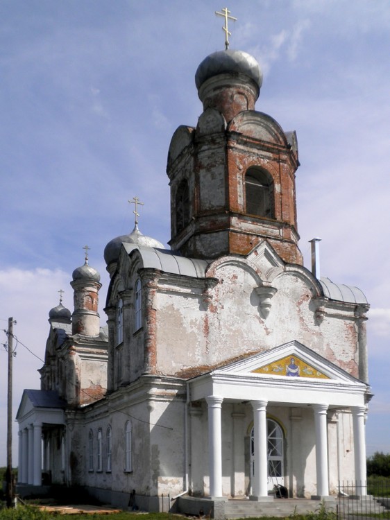 Церковь Покрова Пресвятой Богородицы, Банищи (Льговский район, Курская область). общий вид в ландшафте