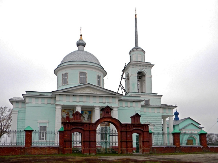 Церковь Воскресения Христова, Большие Угоны (Льговский район, Курская область). общий вид в ландшафте