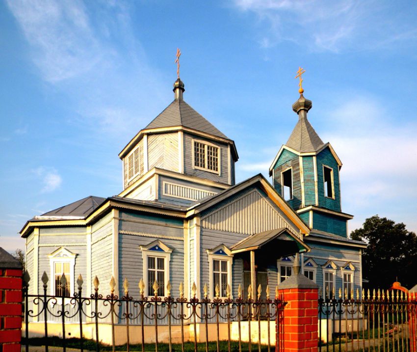 Церковь Покрова Пресвятой Богородицы, Марица (Льговский район, Курская область). фасады, Деревянная церковь Покрова Пресвятой Богородицы была построена в 1885 году