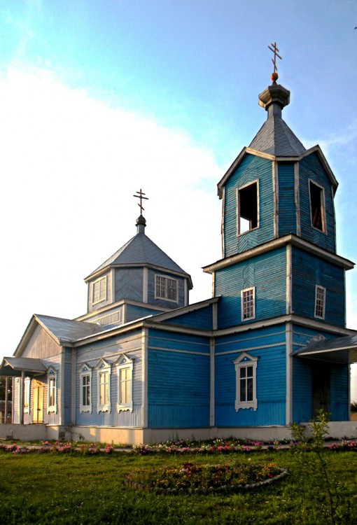 Марица. Церковь Покрова Пресвятой Богородицы. фасады, Деревянная церковь Покрова Пресвятой Богородицы была построена в 1885 году