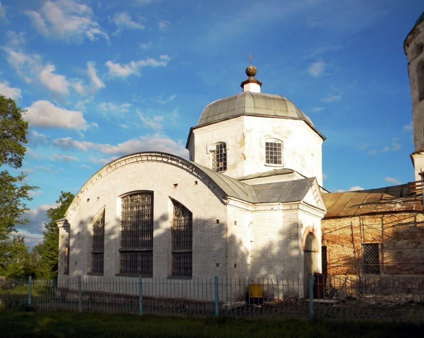 Церковь Димитрия Солунского, Репец (Мантуровский район, Курская область). фасады