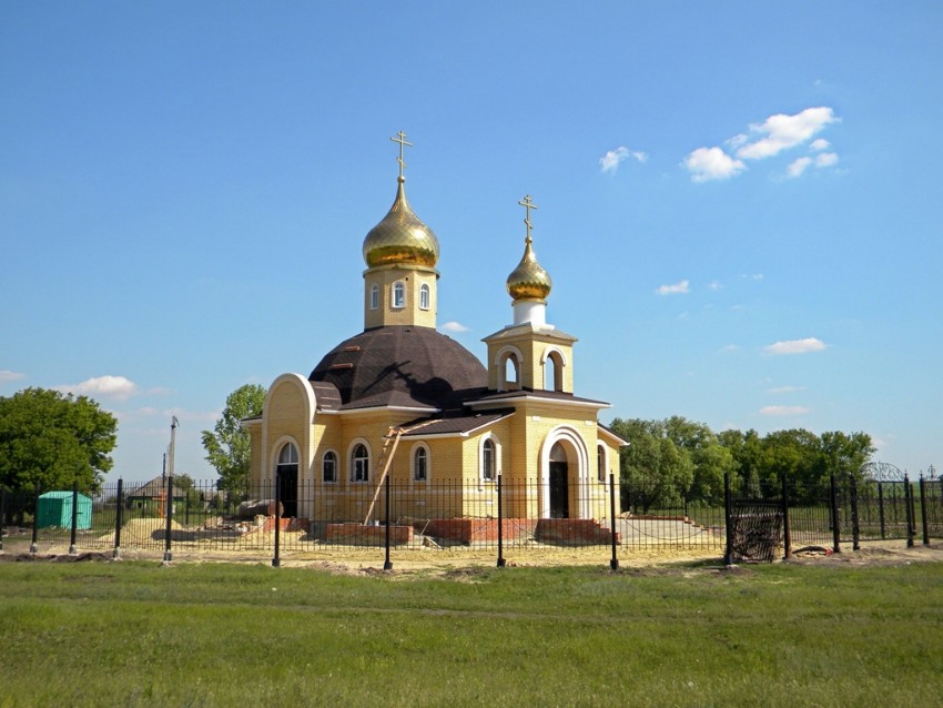 Церковь Тихвинской иконы Божией Матери, Ястребовка (Мантуровский район, Курская область). документальные фотографии, Строящийся храм