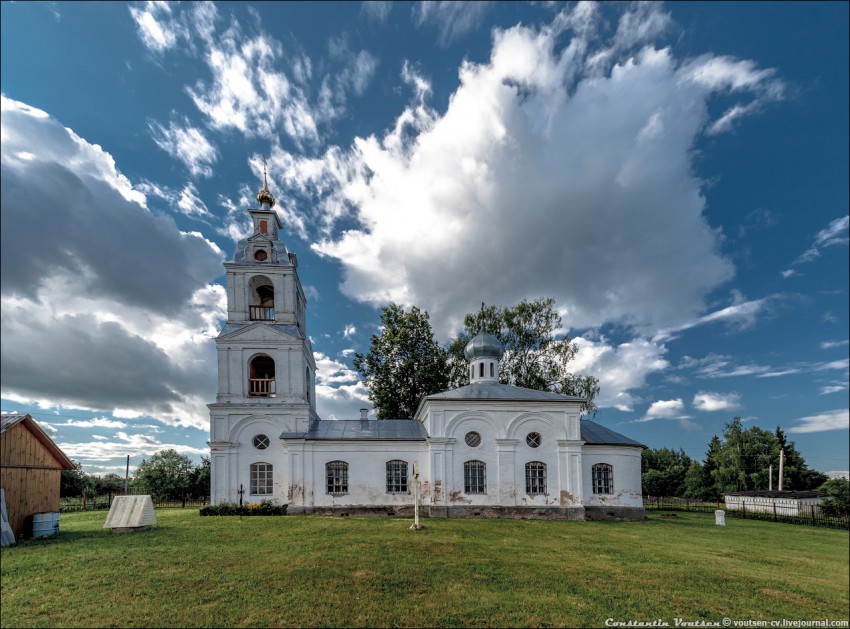 Колягино. Церковь Димитрия Солунского. общий вид в ландшафте, Вид с юга