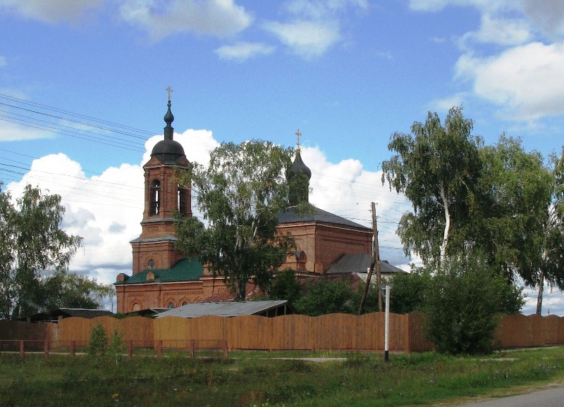 Михеи. Церковь Михаила Архангела. общий вид в ландшафте