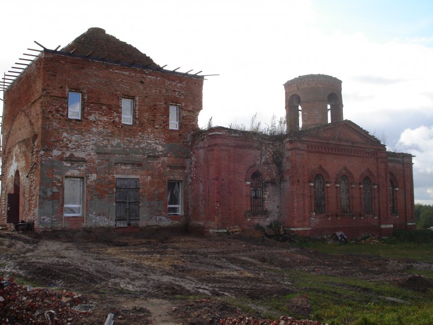 Церковь Покрова Пресвятой Богородицы, Лукмос (Сапожковский район, Рязанская область). фасады, Реставрируется
