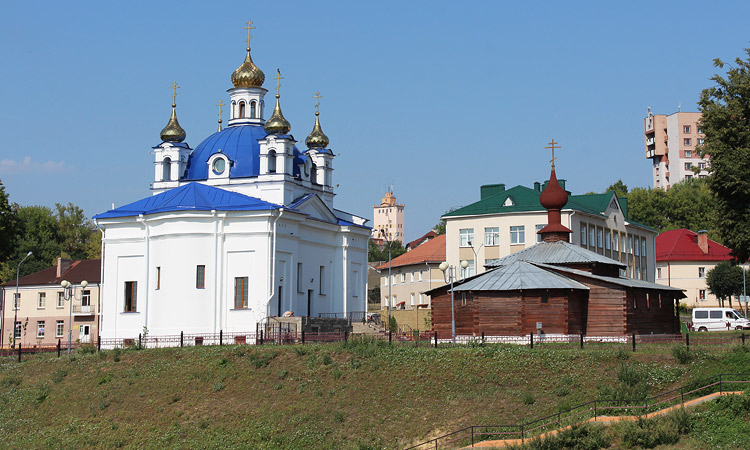 Орша. Церковь Рождества Пресвятой Богородицы (воссозданная). фасады, Вид с востока